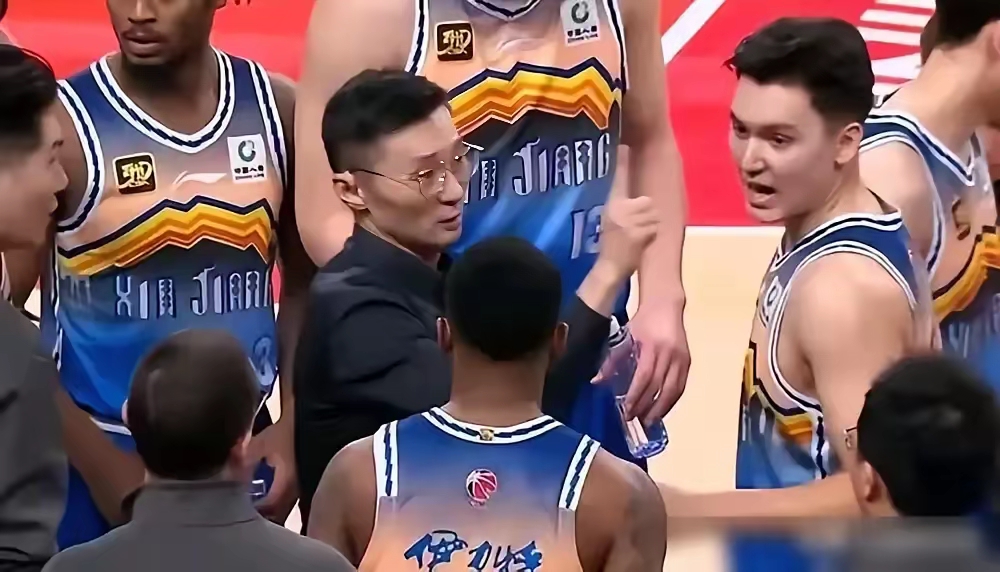新疆男篮全面压制广厦队，实现逆转胜利的简单介绍